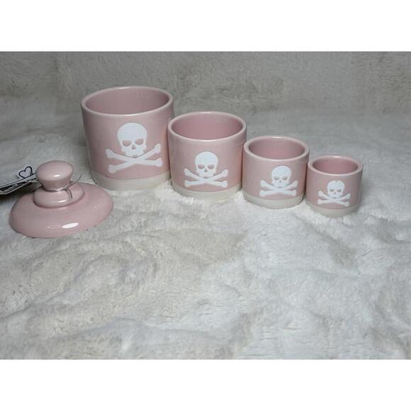 10 Strawberry Street Other - Pink Ceramic Skull & Crossbones Measuring Cup Set – Gothic Kitchen Decor​